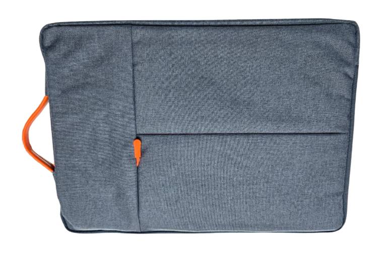 Estuche para laptop con jaladera de 15.6 pulgadas