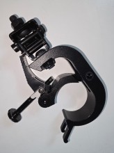 Gancho clamp pinza luz led Eventgo para escenario 150kg negro